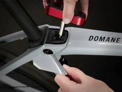 Trek Bikes Domane SL 5 Gen 4 Hot