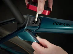 Trek Bikes Domane SL 5 Gen 4 Hot