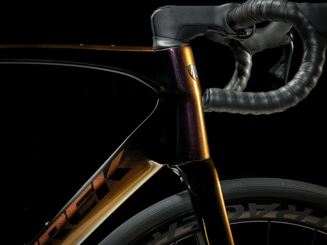 Trek Bikes Domane SLR 9 AXS Gen 4 Team Replica:Metallic Red Smoke to Blue Smoke Fade Online