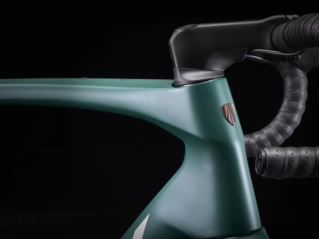 Trek Bikes Domane SLR 9 AXS Gen 4 Team Replica:Metallic Red Smoke to Blue Smoke Fade Online