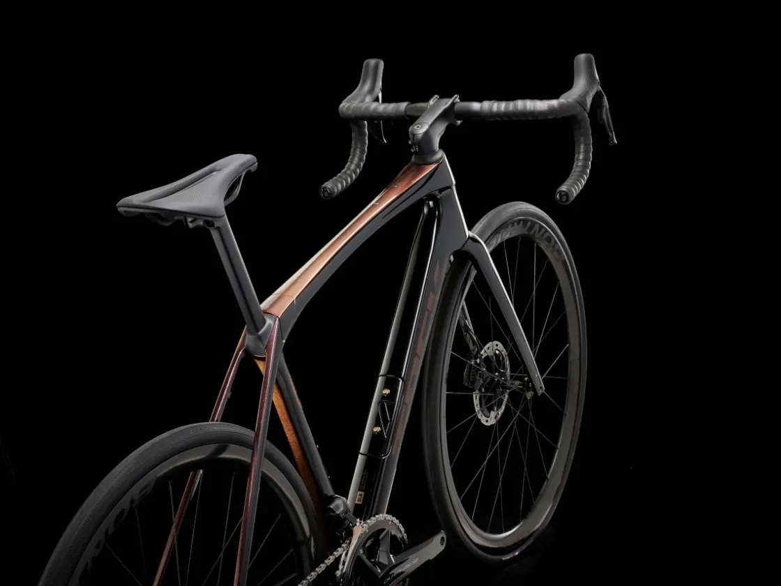 Trek Bikes Domane SLR 9 Gen 4 Outlet