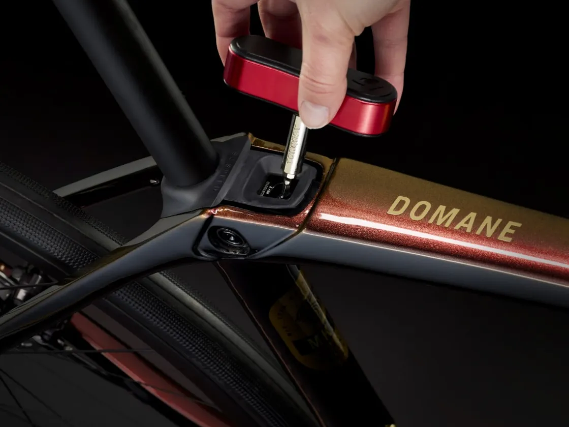 Trek Bikes Domane SLR 9 Gen 4 Outlet