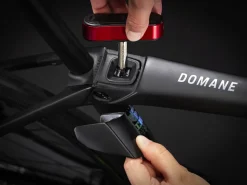 Trek Bikes Domane SLR 9 Gen 4 Outlet