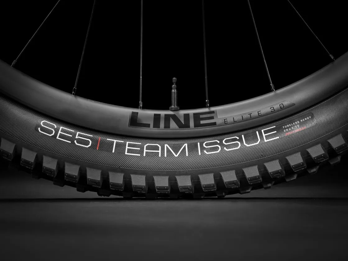 Trek Bikes Fuel EX 9.8 GX AXS Gen 6 Deep Smoke Hot