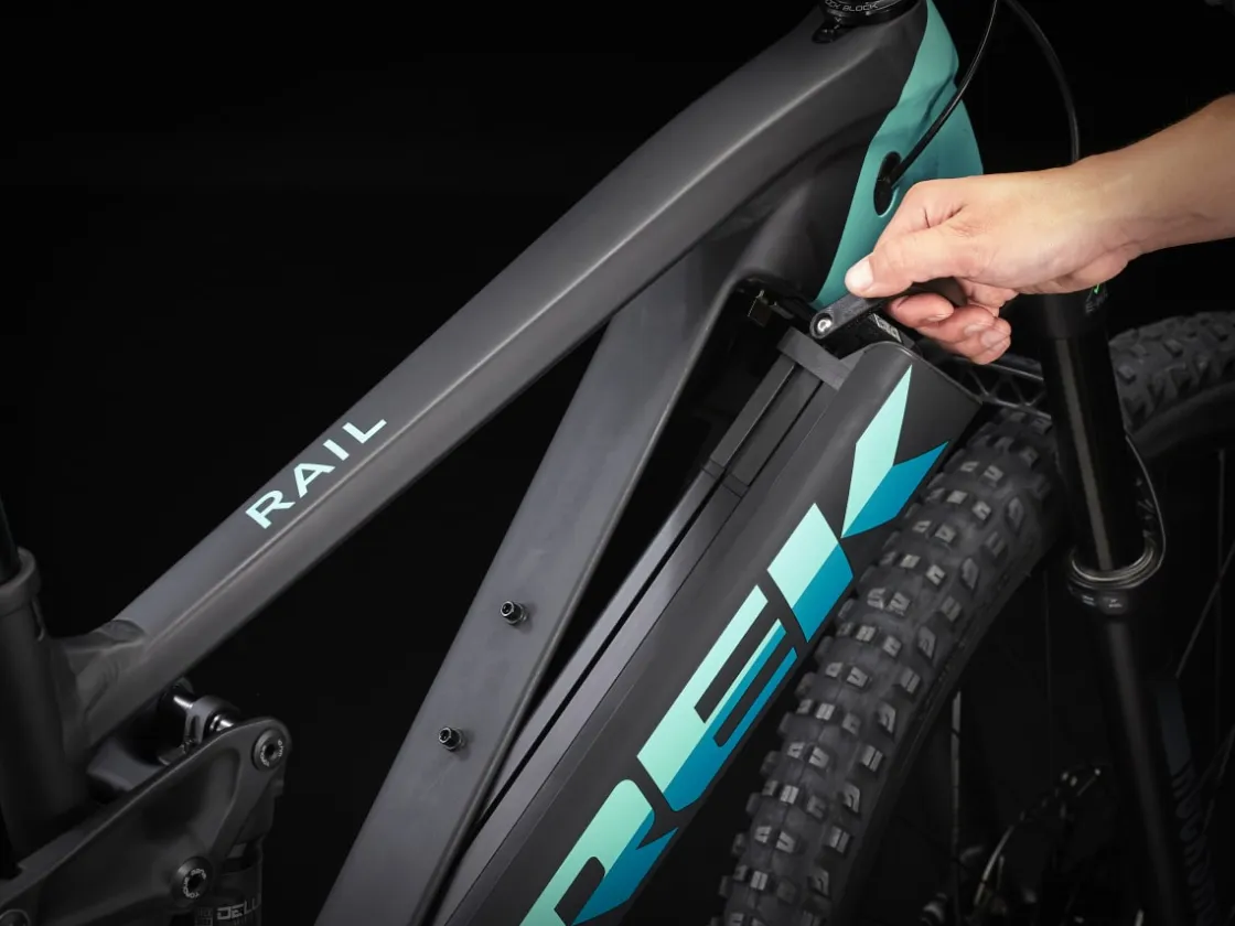 Trek Bikes Rail 5 Gen 2 Matte Trek Black/Miami Green New