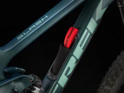 Trek Bikes Slash 9.9 XX1 Flight Attendant Gen 5 Fashion
