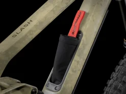 Trek Bikes Slash SE Gen 5 Quicksand/ Battleship Blue Best