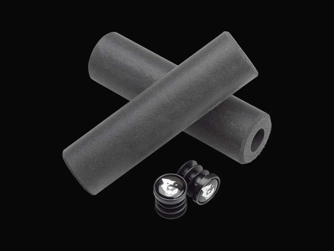 Trek Bikes Wolf Tooth Mega Fat Paw Grip Set Black Clearance